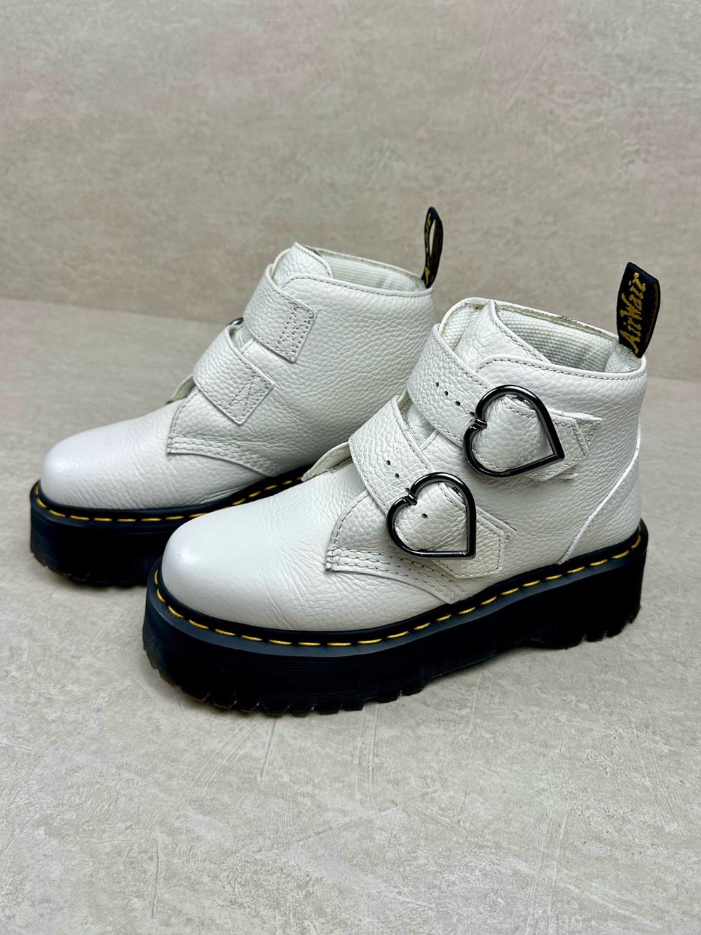 Dr. Martens Devon Heart White Leather Platform Boots Women’s 7 EU 38